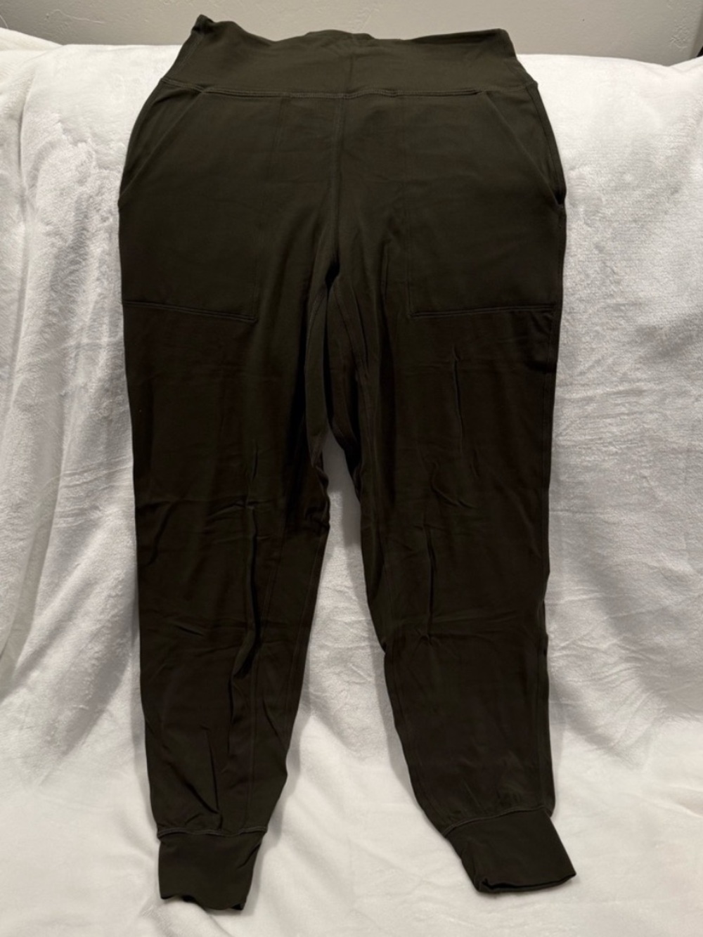 lululemon Joggers dark olive size 4